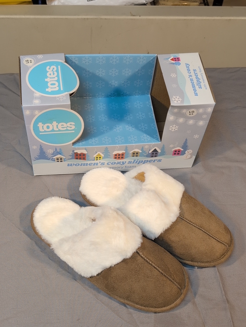 Totes Women's Cozy Slippers W/Memory Foam. Brand New. Size: Large (8/9)